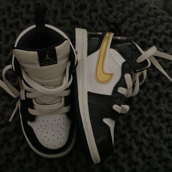 Jordan’s - Picture 2 of 2